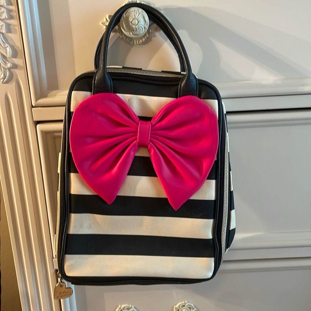 Betsey Johnson lunchkit/cosmetic case